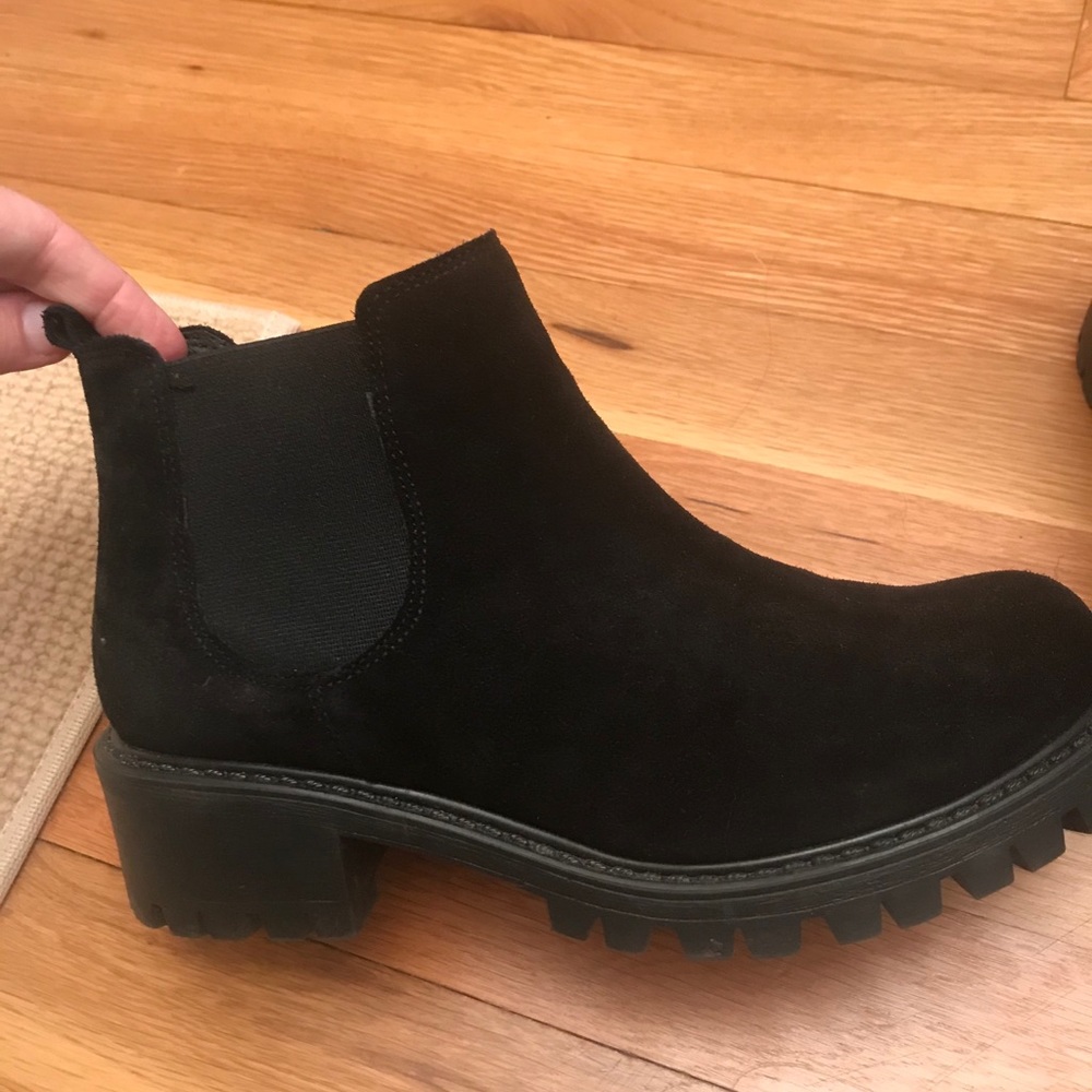 Black suede chelsea boot